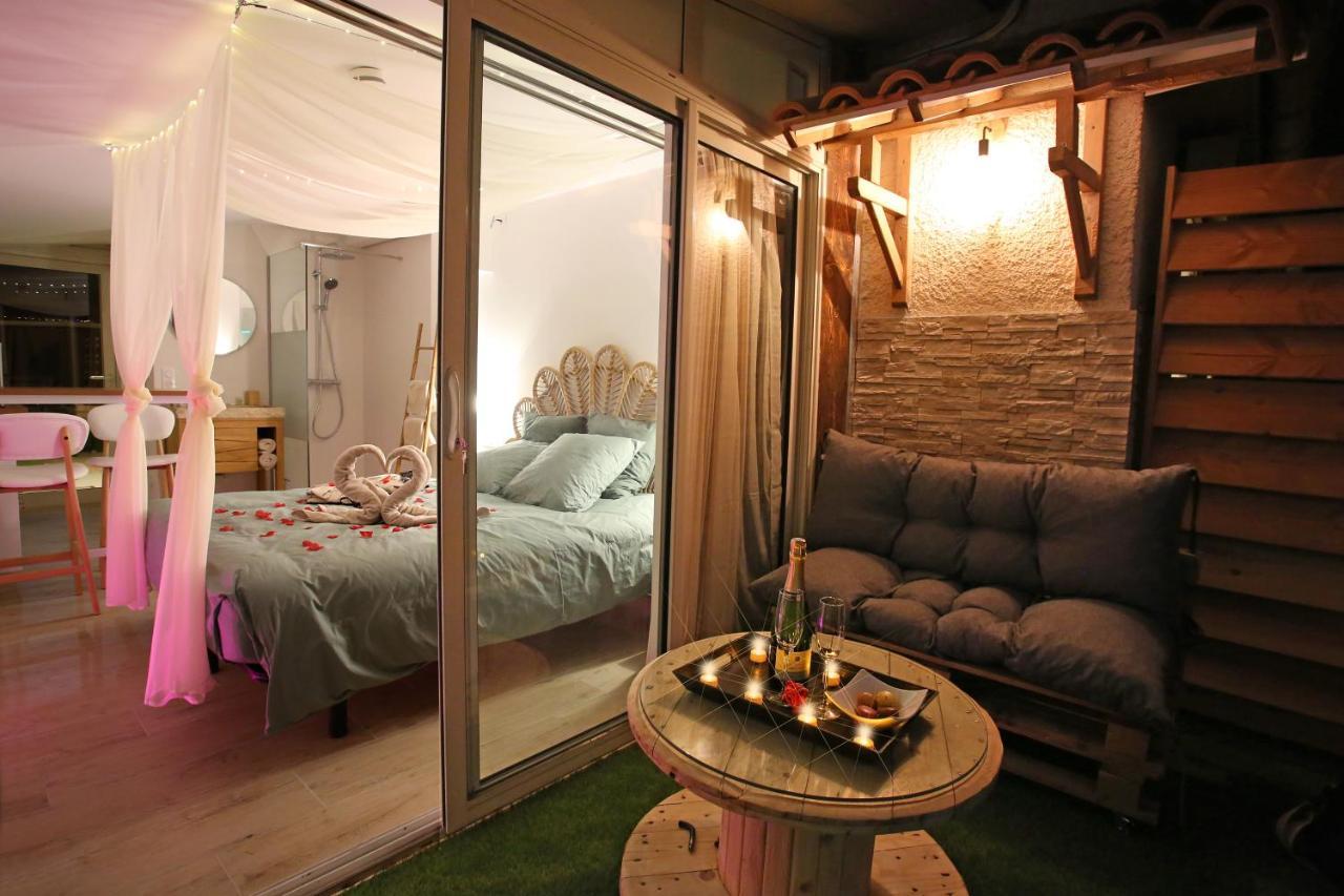 Lovina Chambre De Charme Avec Jaccuzi Velaux Exteriér fotografie