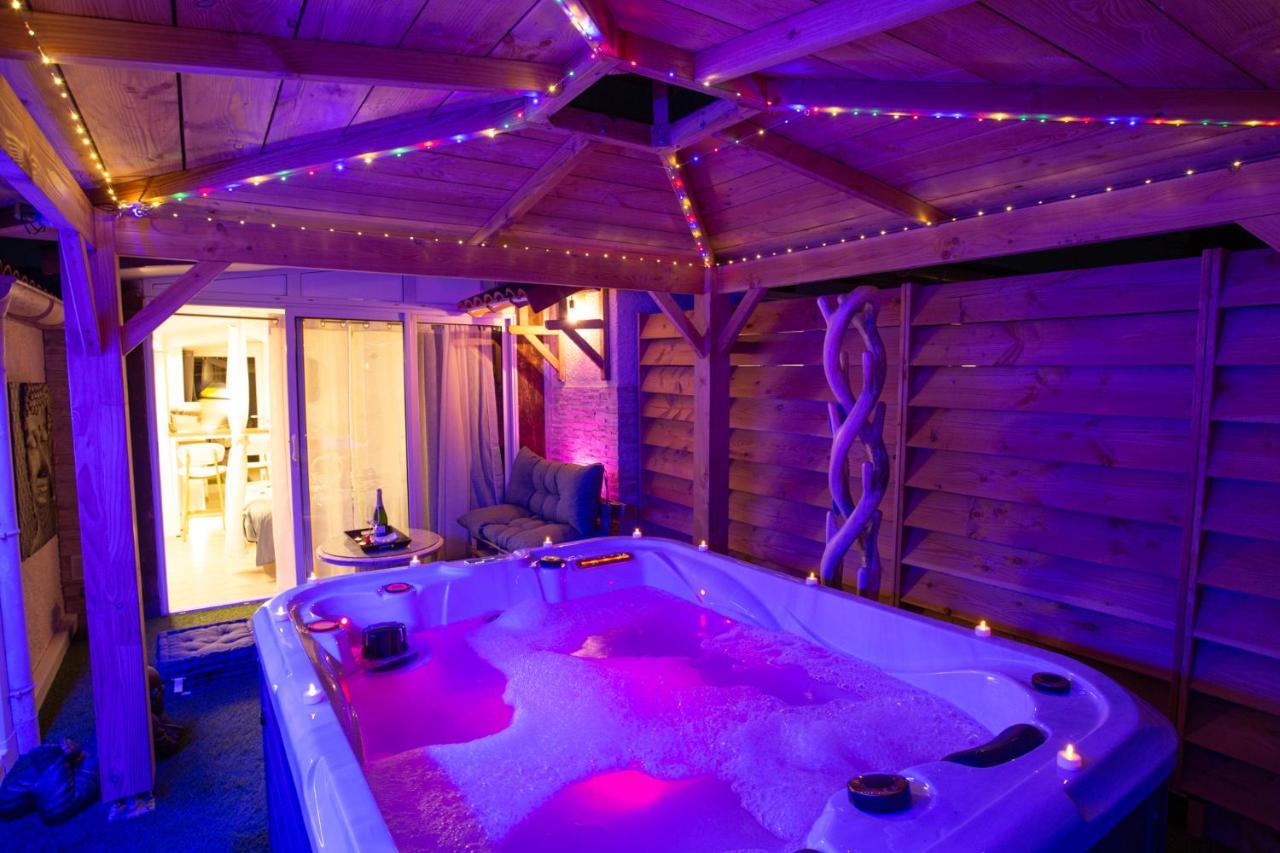 Lovina Chambre De Charme Avec Jaccuzi Velaux Exteriér fotografie