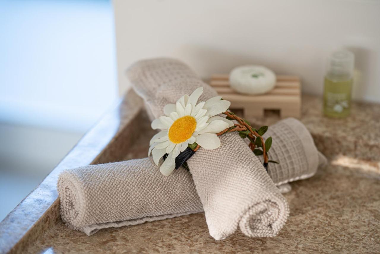 Lovina Chambre De Charme Avec Jaccuzi Velaux Exteriér fotografie