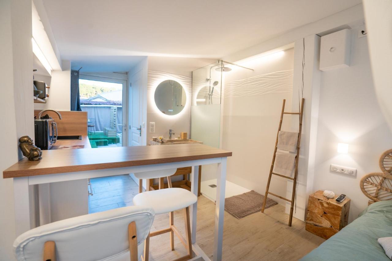 Lovina Chambre De Charme Avec Jaccuzi Velaux Exteriér fotografie