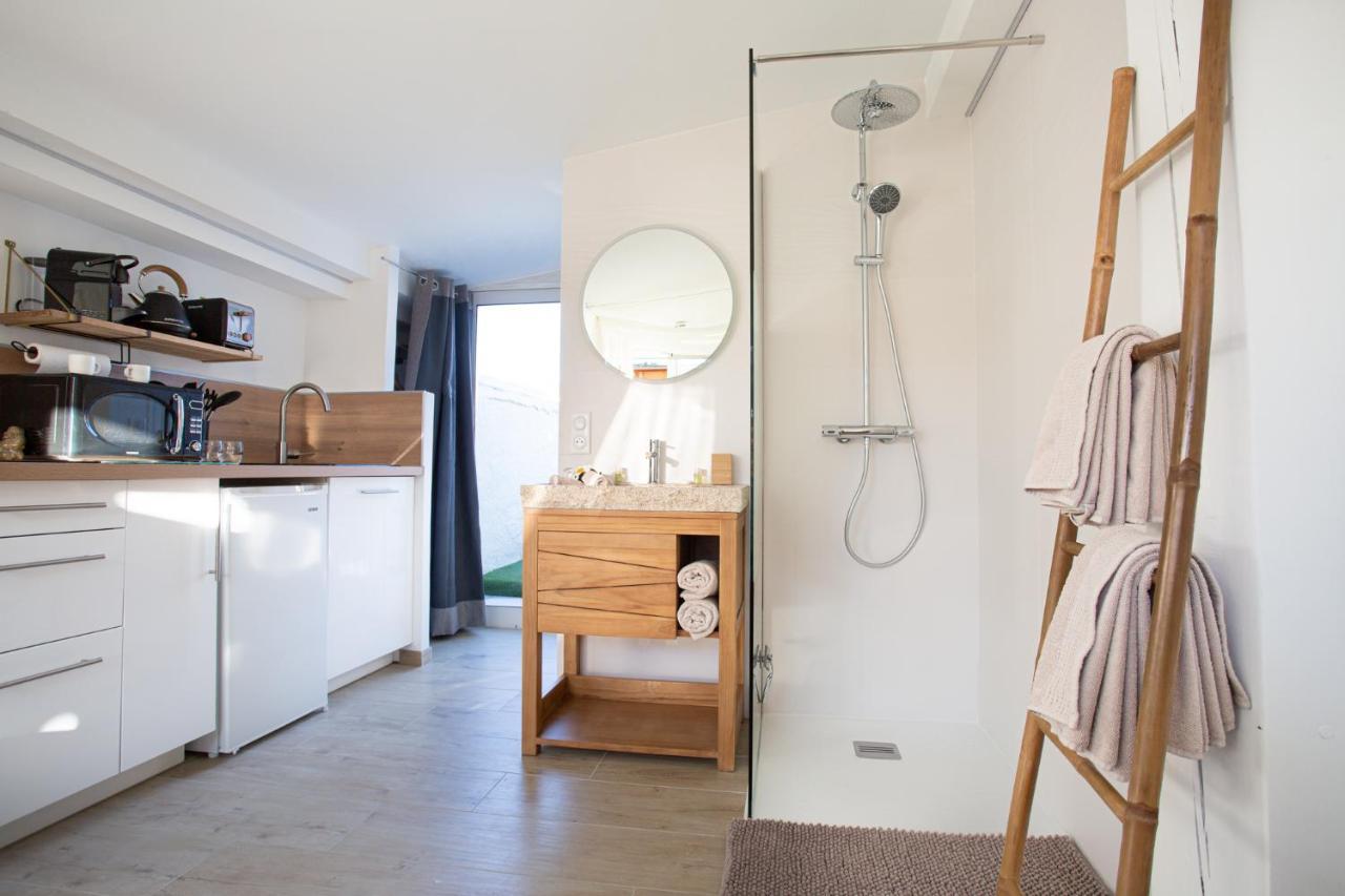 Lovina Chambre De Charme Avec Jaccuzi Velaux Exteriér fotografie