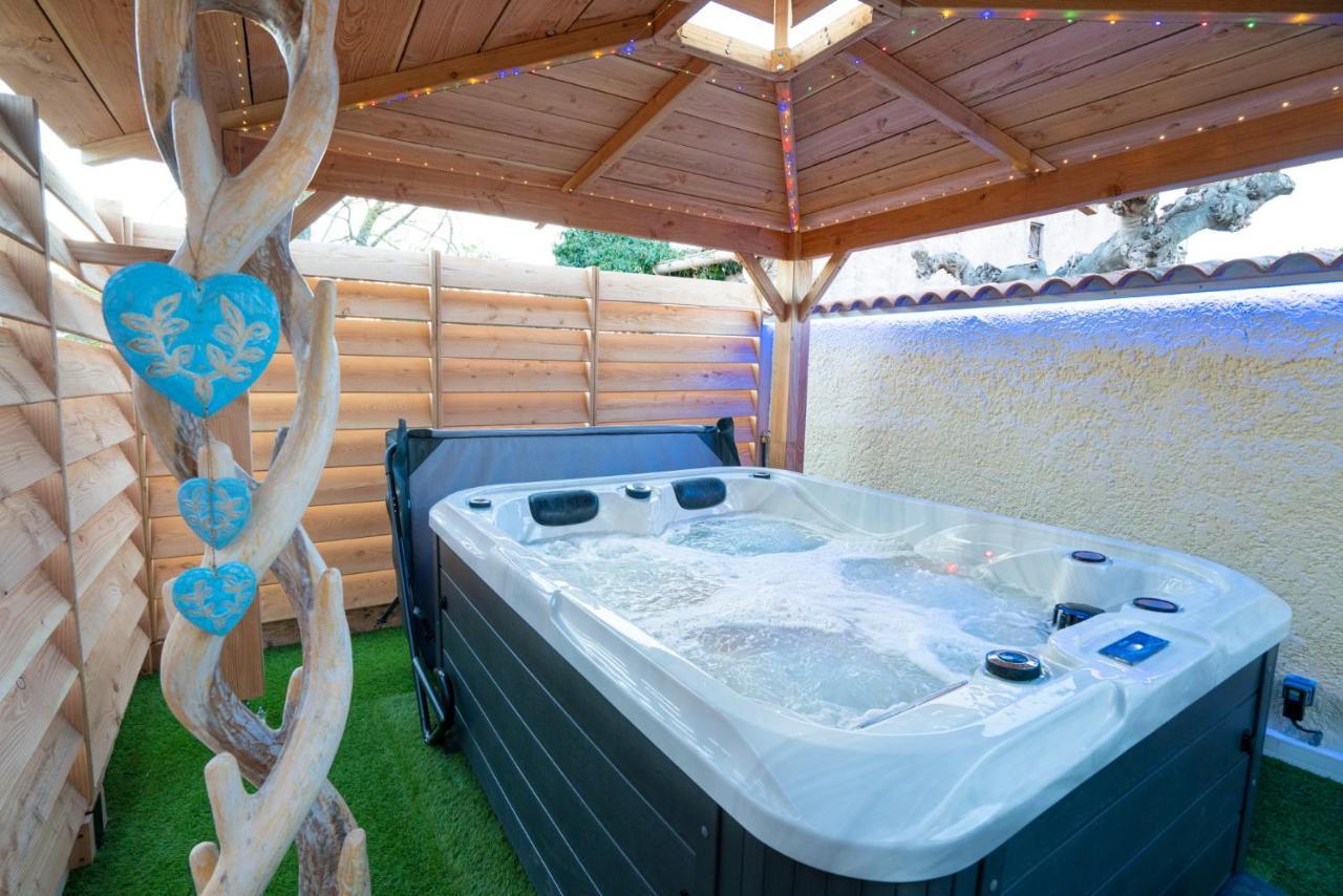 Lovina Chambre De Charme Avec Jaccuzi Velaux Exteriér fotografie