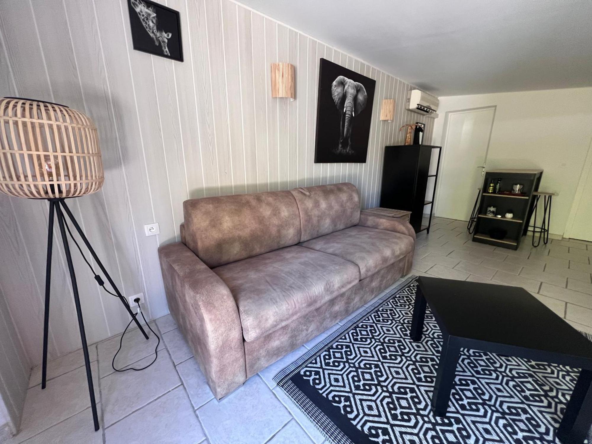 Lovina Chambre De Charme Avec Jaccuzi Velaux Exteriér fotografie